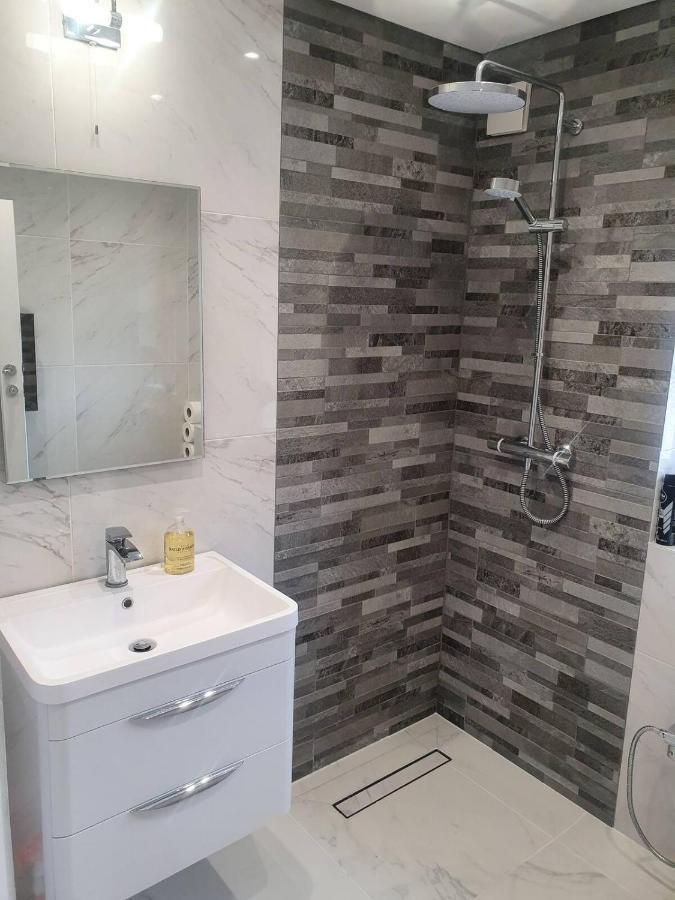 Beautiful Guest Rooms, Free Parking, 30Min Heathrow, 40Min Wembley, 60Min Central London Greenford  Zewnętrze zdjęcie