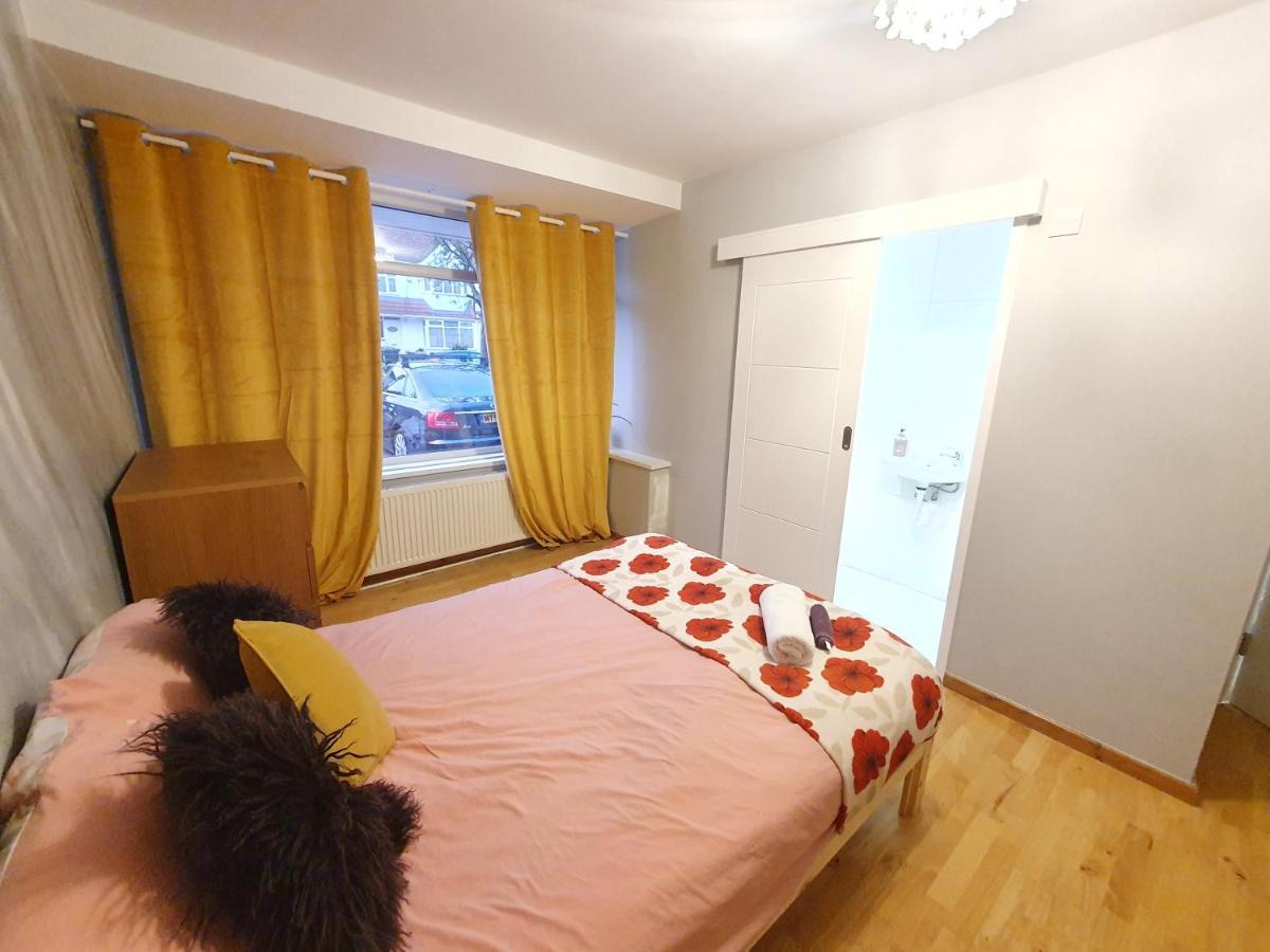 Beautiful Guest Rooms, Free Parking, 30Min Heathrow, 40Min Wembley, 60Min Central London Greenford  Zewnętrze zdjęcie