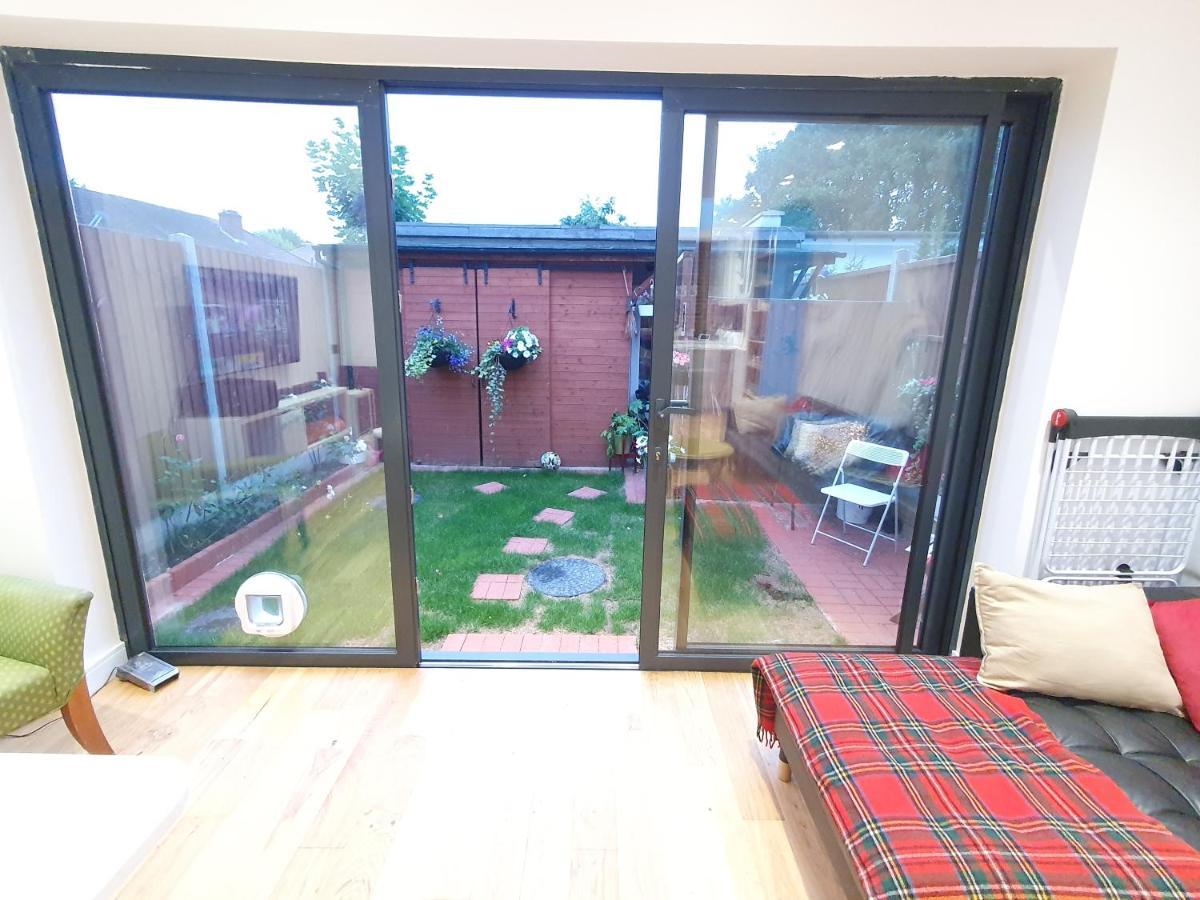 Beautiful Guest Rooms, Free Parking, 30Min Heathrow, 40Min Wembley, 60Min Central London Greenford  Zewnętrze zdjęcie
